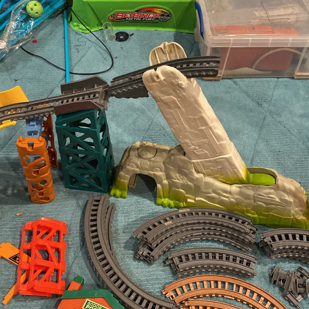 Huge lot Thomas and Friends Track and engines - Picture 8 of 9